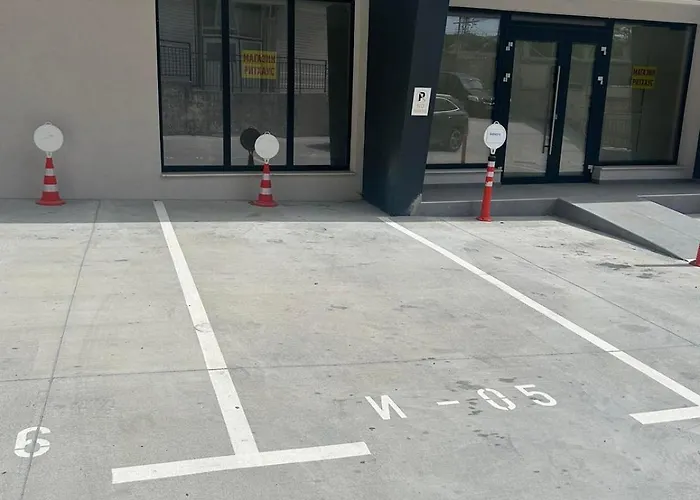 Neven Whit Free Parking 1 Br Lägenhet