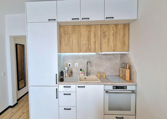 Neven Whit Free Parking 1 Br *