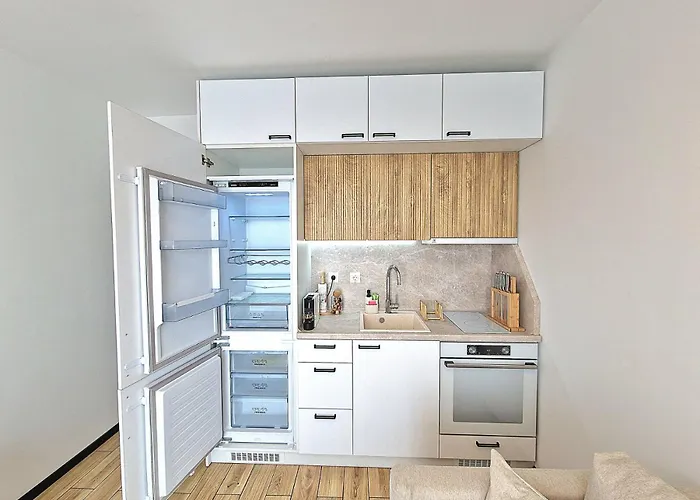 Neven Whit Free Parking 1 Br Apartman *